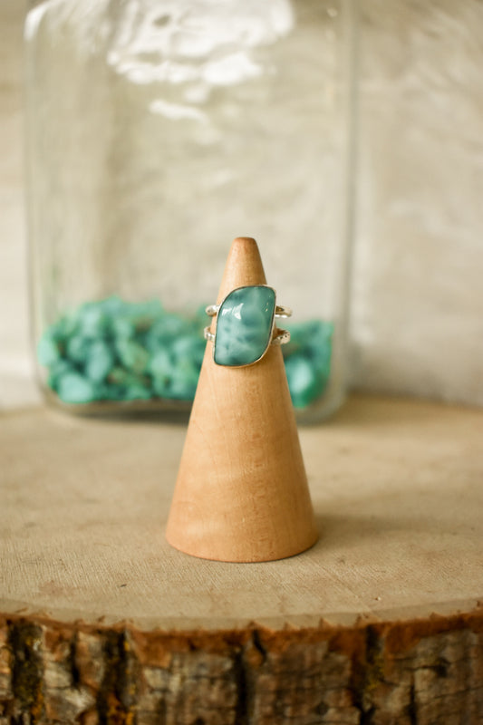 The Squiggle Ring size 5.75